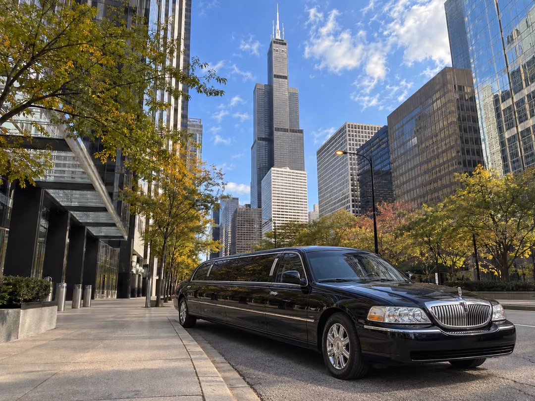 Chicago Lincoln stretch limo rental exterior